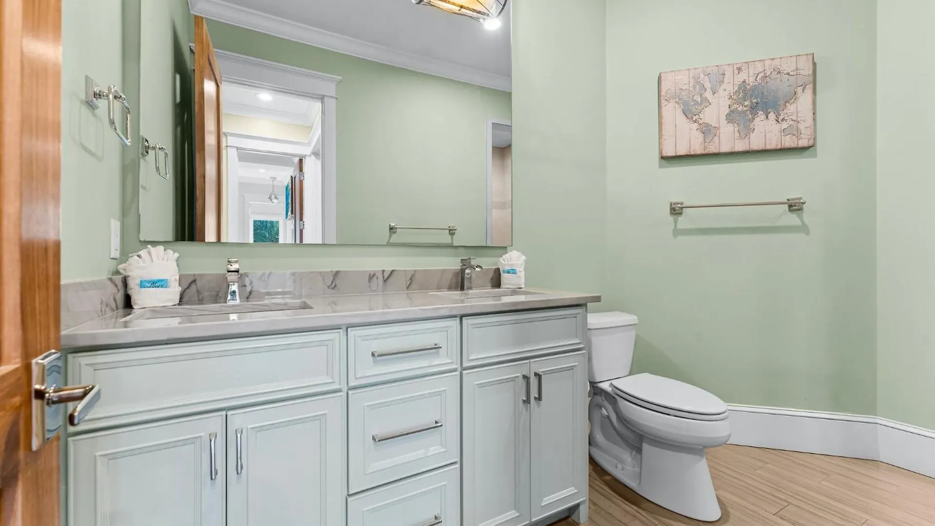 Seastar Palazzo With Beach Views, Lake, And Pool Destin